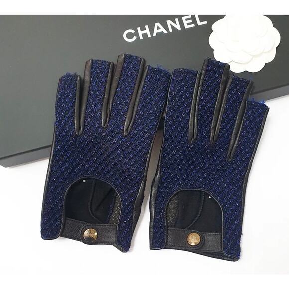 NWOB Chanel Blue Tweed Leather Mittens, Size 7.5 - Picture 1 of 6